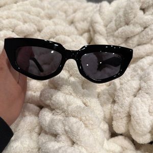 Dezi Sunglasses